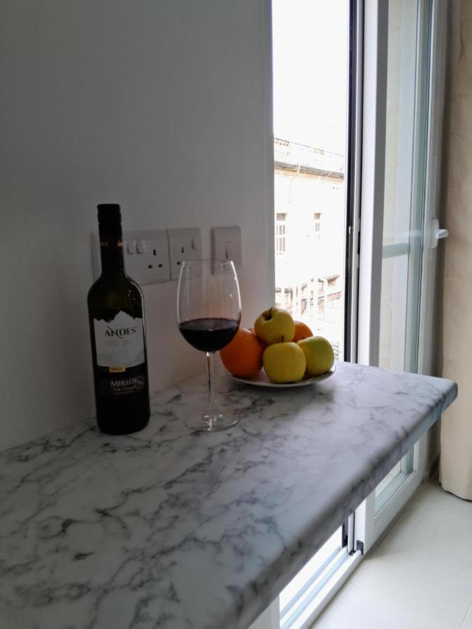 Limestone Suites Слима Екстериор снимка