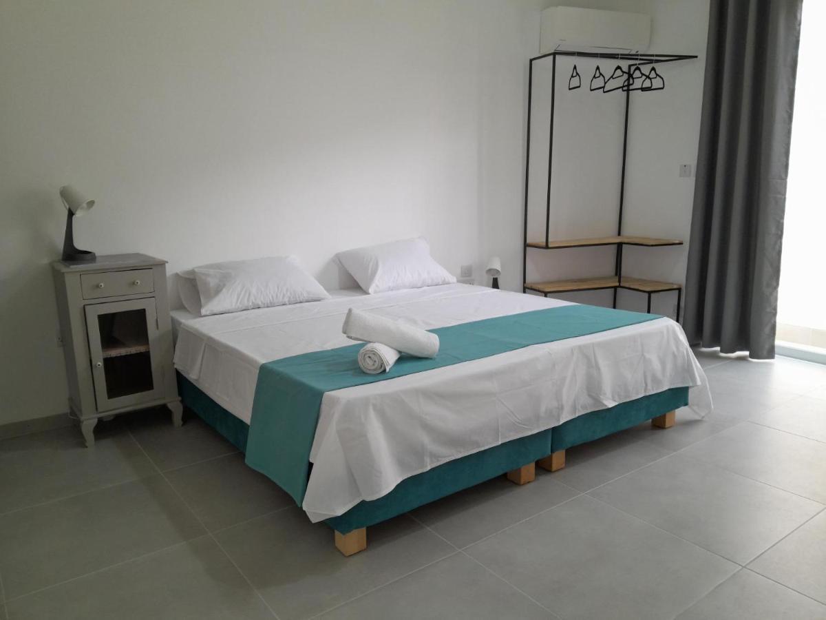Limestone Suites Слима Екстериор снимка