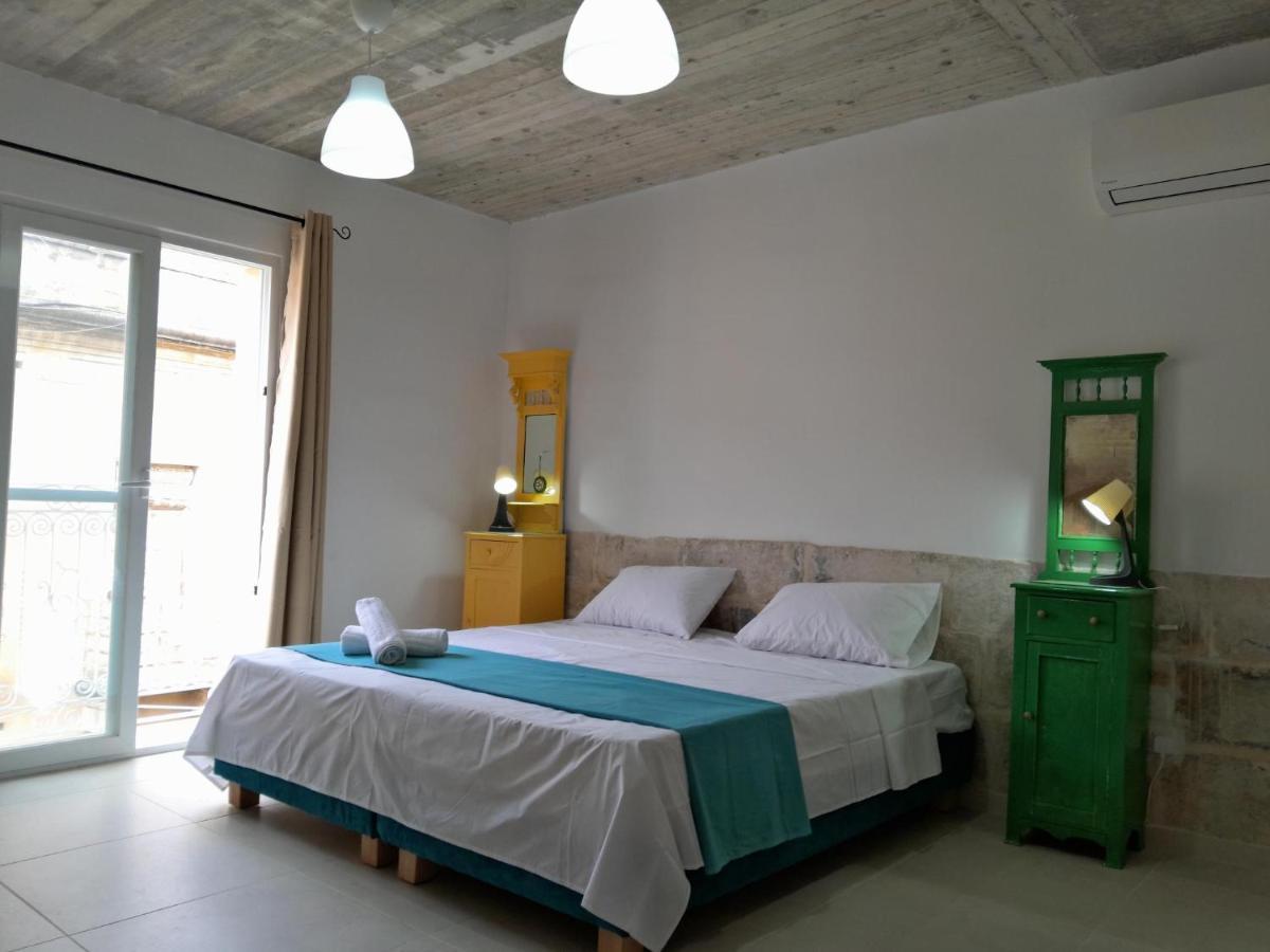 Limestone Suites Слима Екстериор снимка